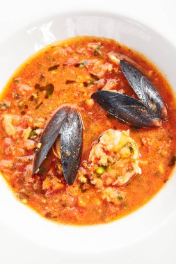 Deniz ürünleri domates çorbası