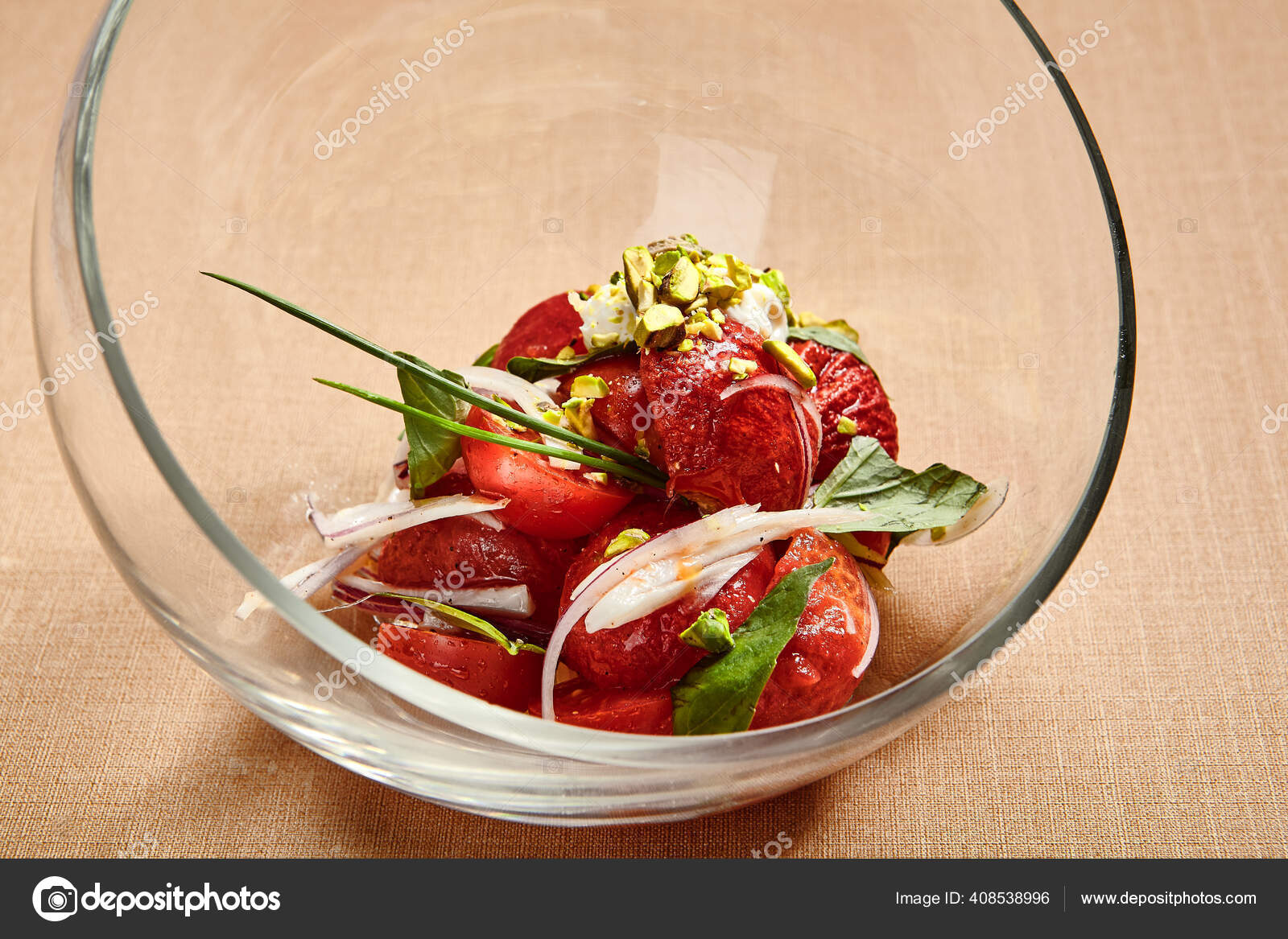 Tomates Com Stracciatella Taça Vidro Transparente Redonda Salada Tomate  Restaurante — Foto © ryzhkov86 #408538996, image size:1600x1167