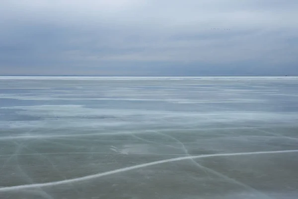 Lac Gelé Avec Skyline Hiver — Photo