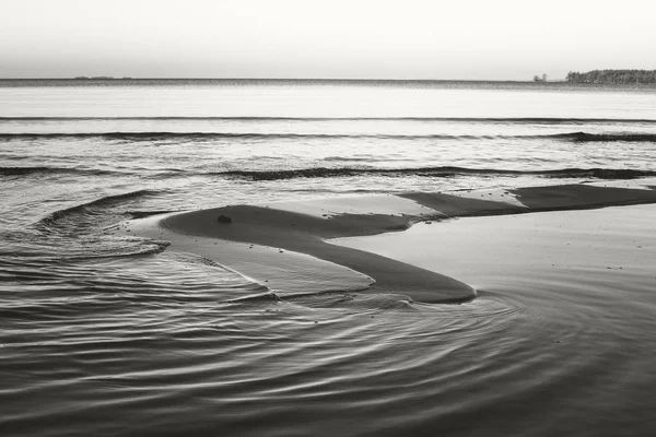 Kum Sahilde Birlikte Desen Hareketli — Stok fotoğraf