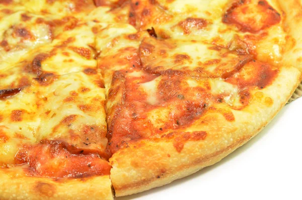 Pizza Salami Izolowana Białym Tle — Zdjęcie stockowe