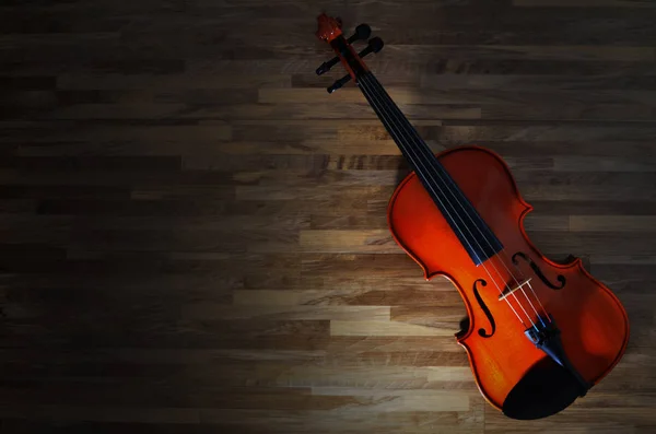 在质朴的木质背景小提琴 音乐理念 — 图库照片