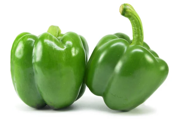 Grüne Paprika Auf Weißem Hintergrund — Stockfoto