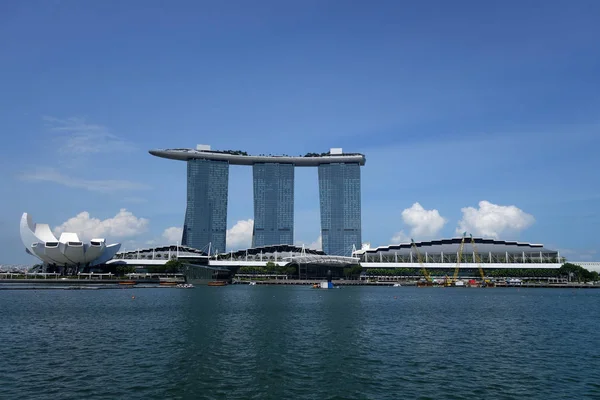 新加坡 2018年6月17日 在新加坡滨海湾的景观 这是新加坡的标志性地标 — 图库照片