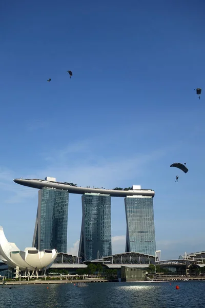 Singapour Juin 2018 Groupe Parachutistes Venait Sauter Avion Autour Marina — Photo