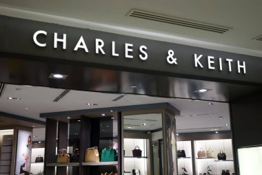Singapur-Haziran 17, 2018: Charles ve Keith Marina Square, Singapur çıkış saklayın. Bu dükkan Charles ve Keith Wong Kardeşler tarafından kuruldu.