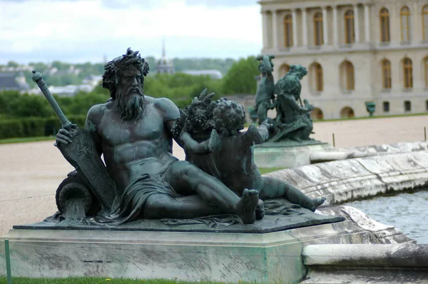 Paris France Jul 2018 Statue Seine Sculpture Dans Jardin Eau — Photo