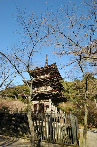 日本京都 2018年4月23日 日本京都清水寺景观 寺庙是古代京都教科文组织世界遗产遗址的历史遗迹的一部分 — 图库照片