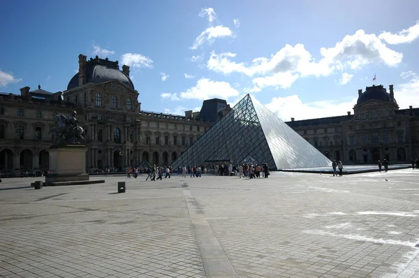 Париж Франції Липень 2018 Скляна Піраміда Лувру Париж Національний Парк — стокове фото