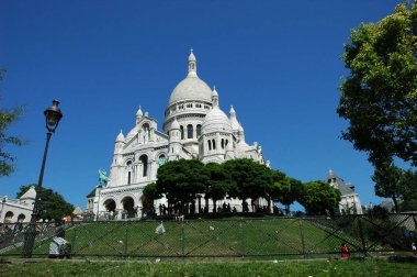 Paris, Fransa-Temmuz 23, 2018: bazilika Sacre Couer Montmartre, Paris, Fransa. Katolik kilise katedral popüler Europe turistik yer.