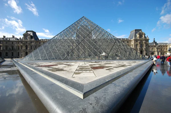 Paris França Jul 2018 Pirâmide Vidro Museu Louvre Paris Pirâmide — Fotografia de Stock