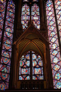Paris, Fransa - 23 Temmuz 2018: Sainte Chapelle Kutsal Kilisenin Paris, Fransa. Sainte Chapelle Paris ve şehrin en ünlü anıtlarından bir kraliyet Ortaçağ Gotik kilise olduğunu.