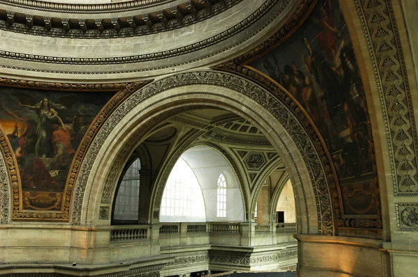 2018年7月23日 在巴黎的高天花板 雕像和绘画的万神殿的内部视图 — 图库照片