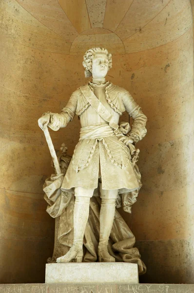 2018年7月23日 路易斯国王雕像 从法国凡尔赛庄园来的由太阳国王路易斯 Xiv 创造的凡尔赛宫殿 — 图库照片