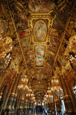Paris, Fransa-23 Temmuz, 2018: Ulusal de Paris Opera Garnier, Fransa'nın iç görünüm. 1875 Paris Opera house için için 1861 yapıldı