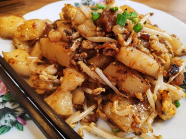 Kızarmış pirinç havuç kek fasulye filizi, Malezya yerel çanak ile