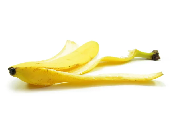 黄色香蕉皮在白色背景上分离 — 图库照片
