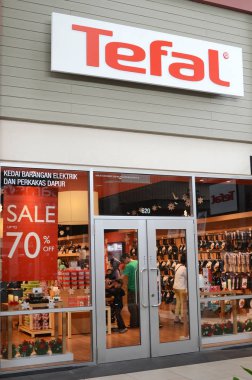 Genting Highlands, Malezya - 03 Aralık 2018: Tefal mağaza Genting Highlands, Malezya. Bir Fransız tencere ve küçük cihaz üreticisi Tefal olduğunu 