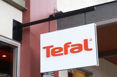 Genting Highlands, Malezya - 03 Aralık 2018: Tefal mağaza Genting Highlands, Malezya. Bir Fransız tencere ve küçük cihaz üreticisi Tefal olduğunu
