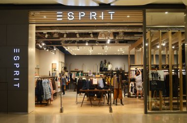 Genting Highlands, Malezya - 03 Aralık 2018: Esprit çıkış Genting Highlands, Malezya. Esprit tarzı ve kalitesi hayata döndürüyor bir uluslararası moda markasıdır