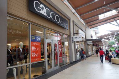 Genting Highlands, Malezya - 03 Aralık 2018: G2000 çıkış Genting Highlands Premium Outlet, Malezya. G2000 anlayışlı Yönetici'nın seçim giyim perakendeci olduğunu