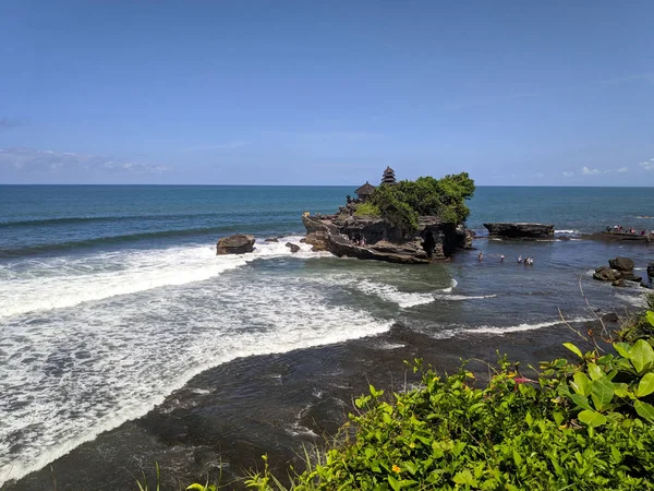 Tanah Lot Templo Agua Con Cielo Azul Isla Bali Indonesia — Foto de Stock