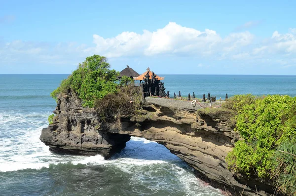 Pura Batu Bolong Borde Acantilado Costa Con Agujero Roca Bali — Foto de Stock