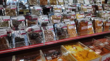 Johor Bahru, Malezya-14 Şubat, 2019: çeşitli baharat ve baharat, geleneksel semt pazarı 