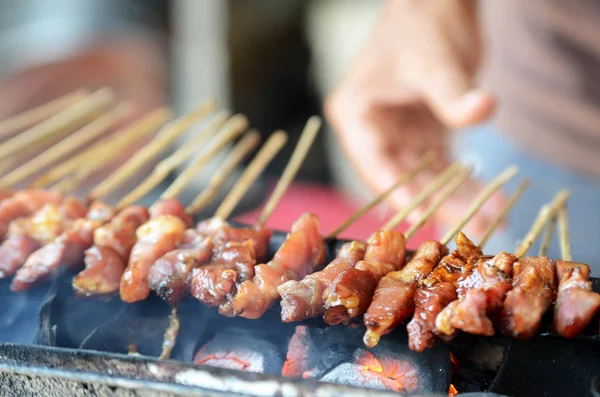 Indonésio Grelhado Bbq Carnes Espetos Madeira — Fotografia de Stock