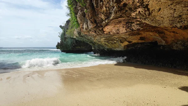 Vista Bela Praia Suluban Escondida Bali Acessível Apenas Durante Marés — Fotografia de Stock