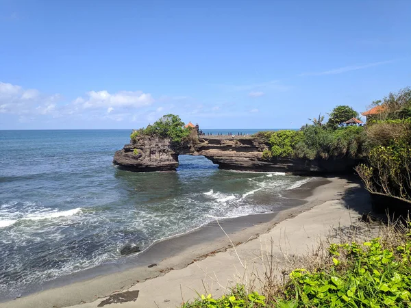 Pura Batu Bolong Endonezya Bali Deki Kayalıklarda Bir Uçurumun Kenarında — Stok fotoğraf