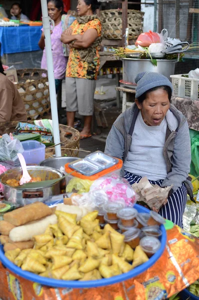 Bali Endonezya Şubat 2019 Tanımlanamayan Balinese Kadın Onun Ahır Taze — Stok fotoğraf