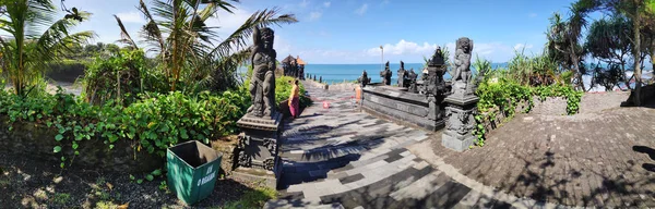 巴厘岛的塔纳洛特神庙，印度尼西亚 — 图库照片