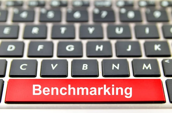 Benchmarking słowo na komputerze przestrzeń bar — Zdjęcie stockowe