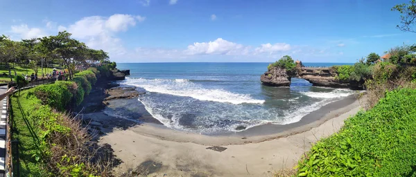 Tanah Lot Tapınağı Bali, Endonezya Denizi üzerinde — Stok fotoğraf