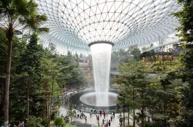 Singapur Jewal Changi Havaalanı içinde Rain Vortex