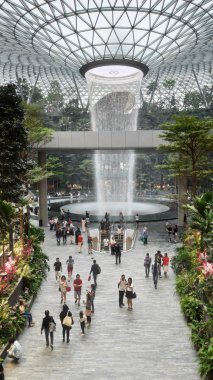 Singapur Jewal Changi Havaalanı içinde Rain Vortex