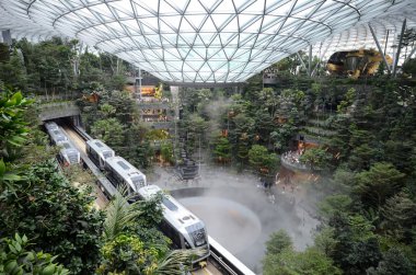 Singapur Jewal Changi Havaalanı içinde Rain Vortex