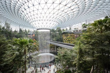 Singapur Jewal Changi Havaalanı içinde Rain Vortex
