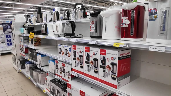 Kitchen appliances sold at super market in Johor, Malaysia. — Stock Photo, Image