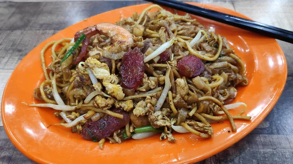 Penang Char Kway Teow kızarmış geniş Pirinç Noodle — Stok fotoğraf