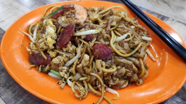 Penang Char Kway Teow kızarmış geniş Pirinç Noodle