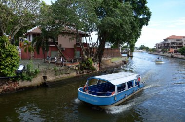 Malacca Nehri ile Cruise geçiş