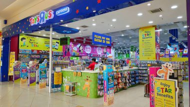 Johor Bahru, Malezya'da toys r us mağazasının ön görünümü