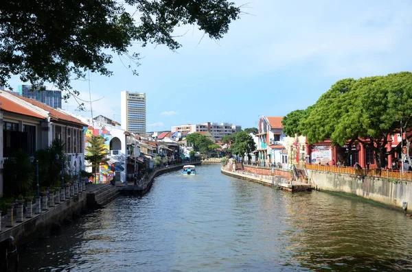 The old building along Melaka river — Stock Photo, Image