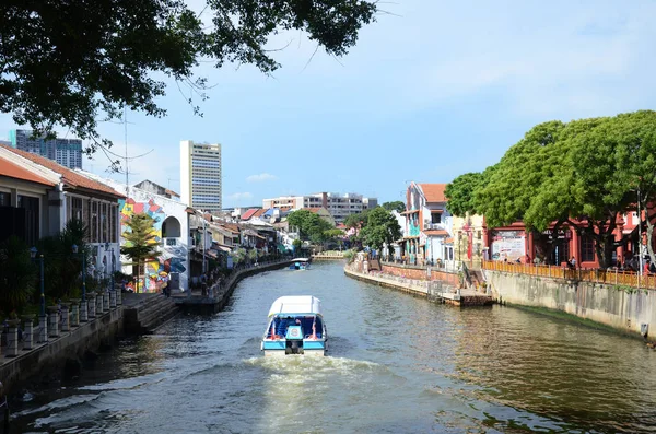 Malacca Nehri ile Cruise geçiş