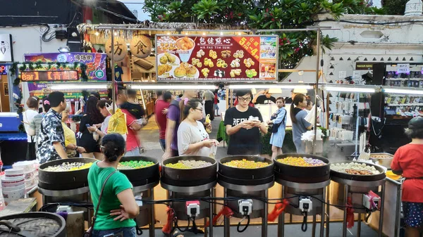 Mercato notturno situato in Jonker Street, Melaka . — Foto Stock