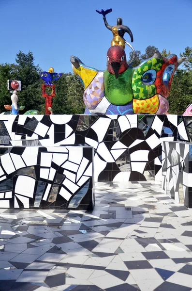 Escondido, Kaliforniya'daki Kit Carson Park'ta mozaik bahçesi.