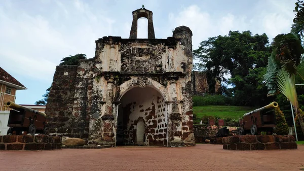 Porta de Santiago, los restos de los portugueses A Famosa fortre — Foto de Stock