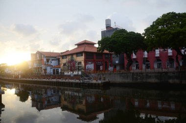 Melaka nehri boyunca eski bina